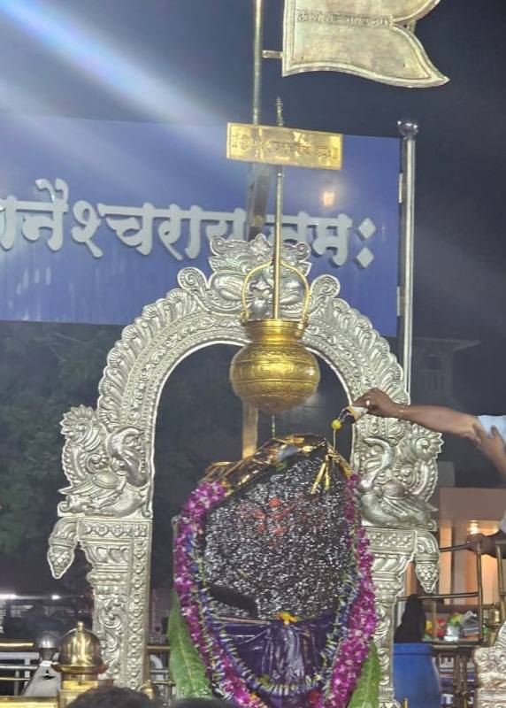 તા.૦૮-૦૬-૨૦૨૫ ના રોજ પરિવાર સાથે શનિદેવ મહારાજના દર્શનનો લાભ લીધો.